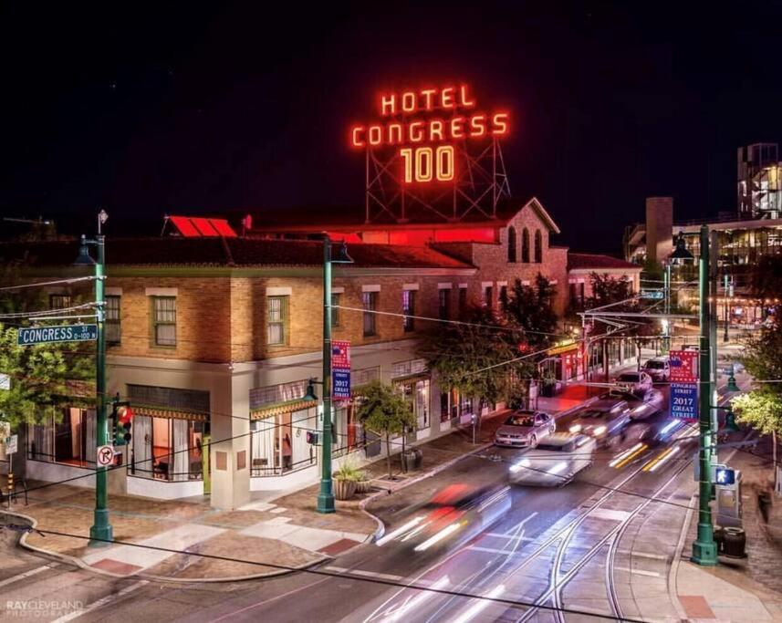 2Br Home W Parking Downtown Charm In Full Bloom! Tucson Buitenkant foto