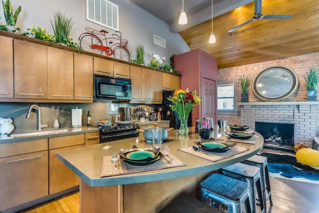 2Br Home W Parking Downtown Charm In Full Bloom! Tucson Buitenkant foto
