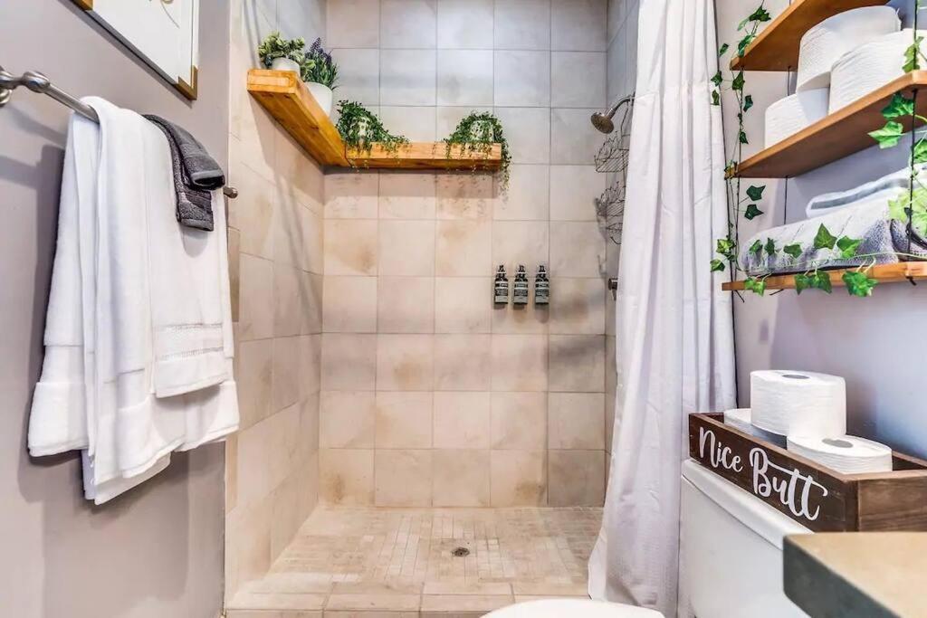 2Br Home W Parking Downtown Charm In Full Bloom! Tucson Buitenkant foto