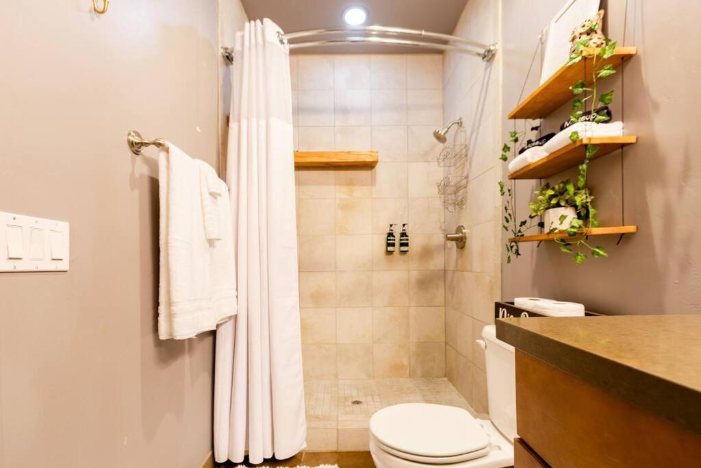 2Br Home W Parking Downtown Charm In Full Bloom! Tucson Buitenkant foto
