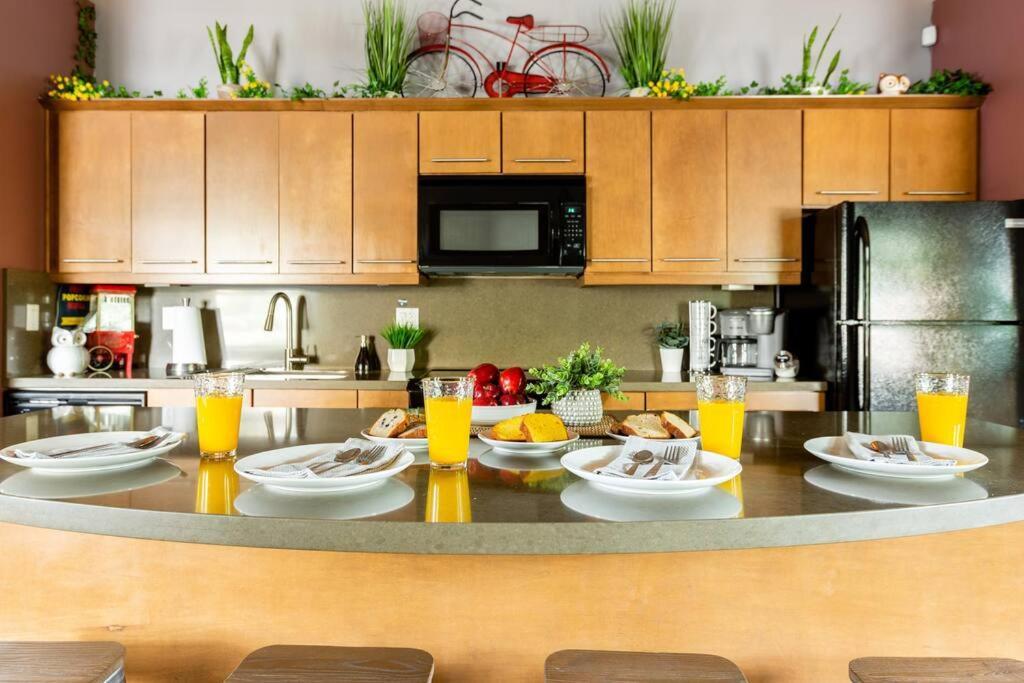 2Br Home W Parking Downtown Charm In Full Bloom! Tucson Buitenkant foto
