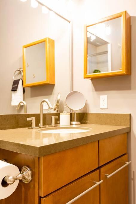 2Br Home W Parking Downtown Charm In Full Bloom! Tucson Buitenkant foto